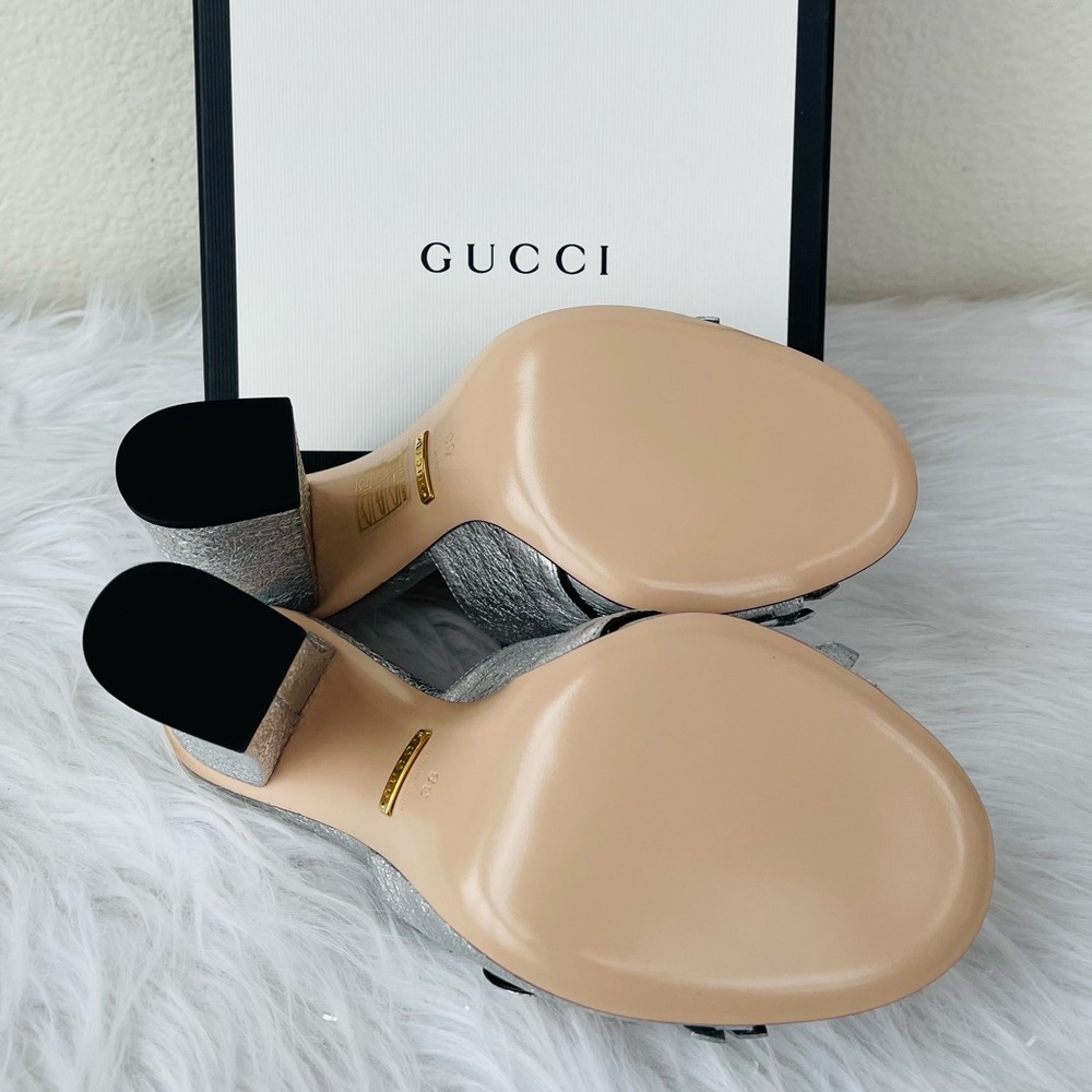 New! Gucci GG Marmont
Fringed Metallic Leather
Mules Sandals
SILVER Size 38 - Picture 11 of 16